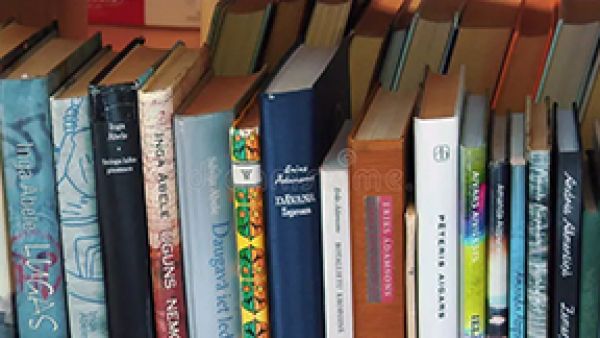 Holly wants you to read more