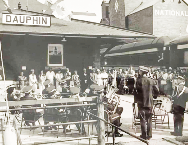 Tourists encouraged to “ride the rails to see the whales”