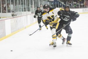 Clippers tame Tigers in Christmas Classic