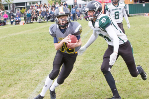 Clippers hold on for victory to improve to 2-0 on Alumni Day