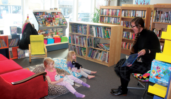 Russell Library celebrates Family Literacy Day