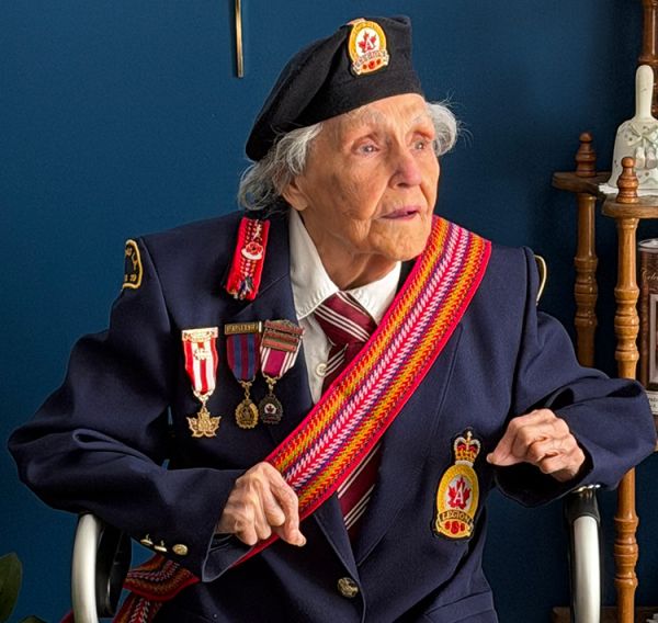 Blake receives volunteer medal