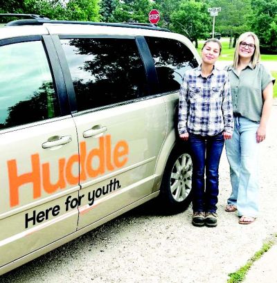Huddle Satellite in Russell Peer Supporter – Ashawntai Mekish, Service Navigator – Jaime Massey