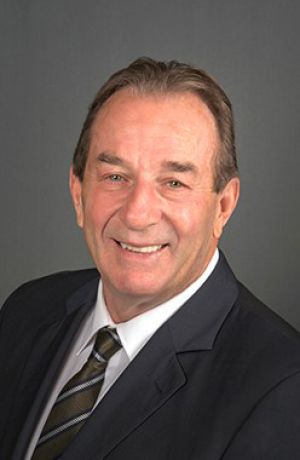 MLA helps secure trail partnership commitment from Parks Canada