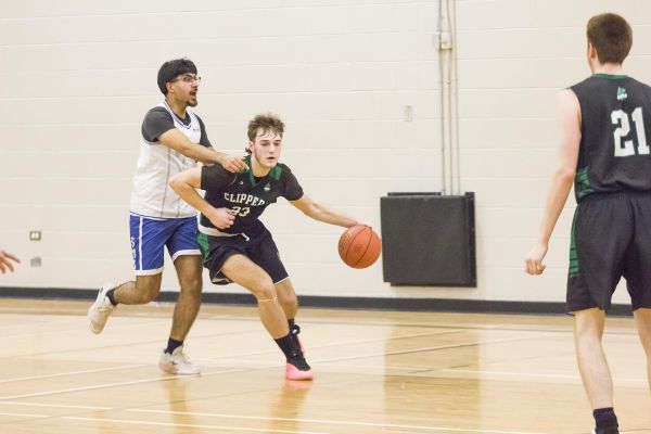 Clippers advance to provincials