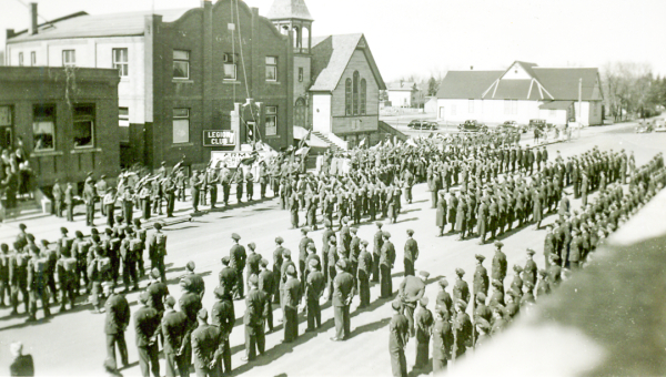Paratroopers invade Manitoba seeking support